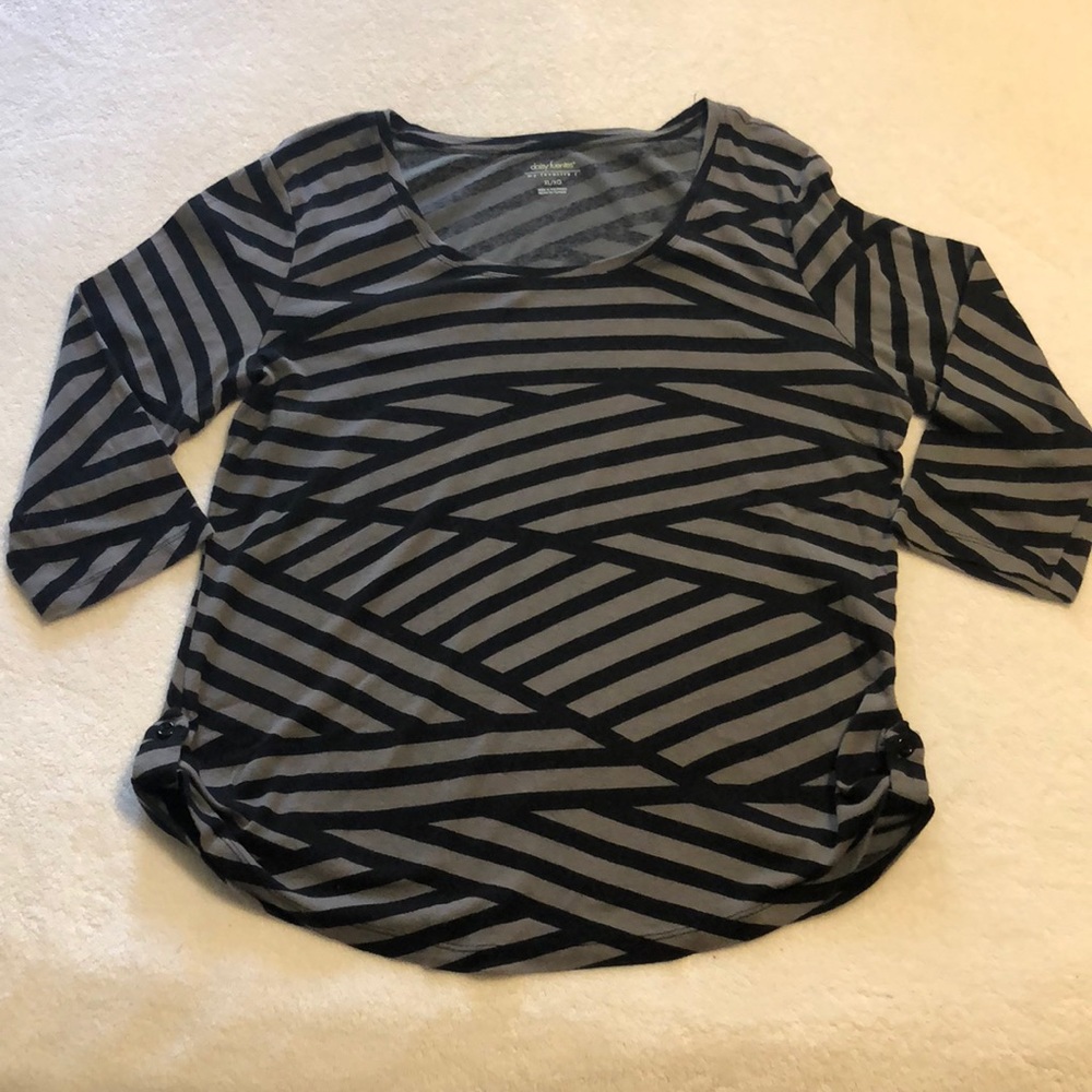 XL Daisy Fuentes 3/4 Sleeve Shirt